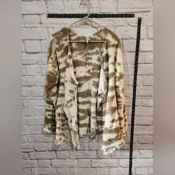 XCVI white/olive green tie-dye open cardigan with frayed hem and cuffs Small - Picture 1 of 7